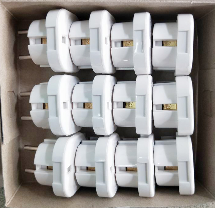 European Universal Travel Conversion Plug with Safety Shutter