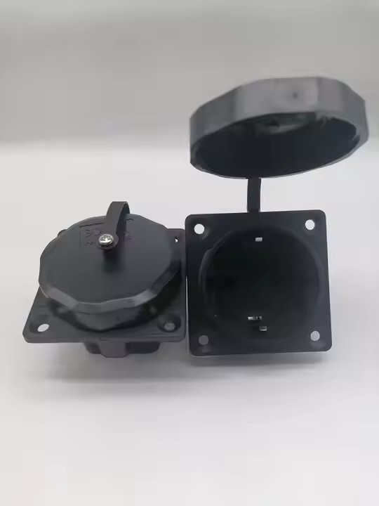 European-style Waterproof Adapter Plug YD-66, 16A 250V IP65