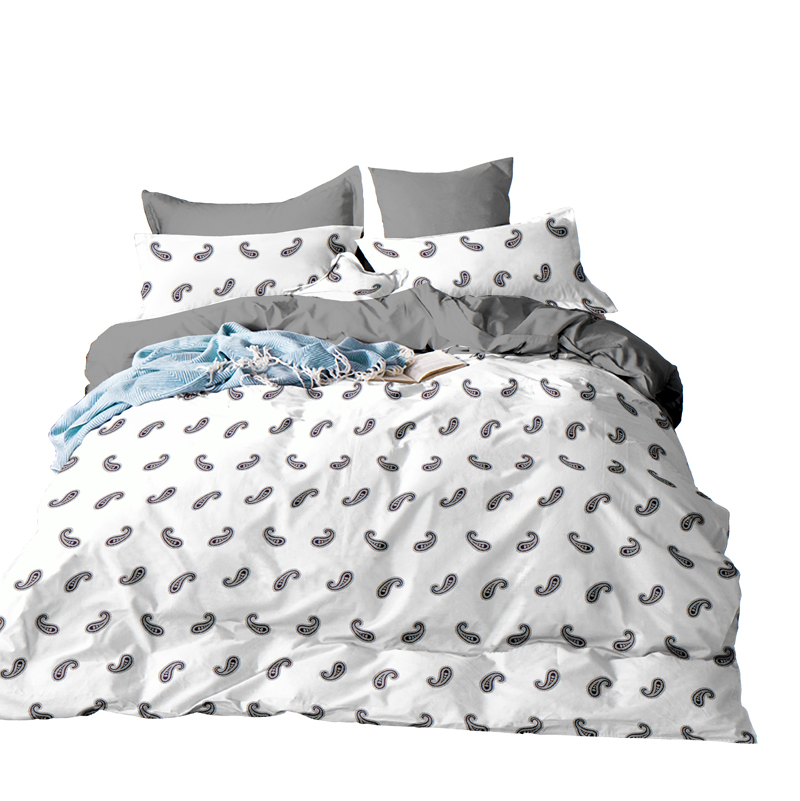 180TC Polycotton Dark Paisley Print Fabric for Bedding