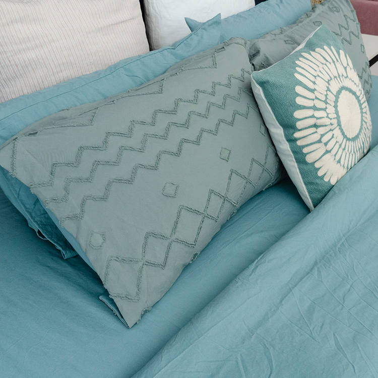 Polyester Clipped Jacquard Queen Size Duvet Cover Set