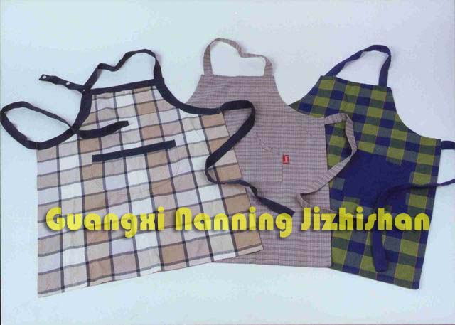 Polyester Aprons in Various Colors and Sizes