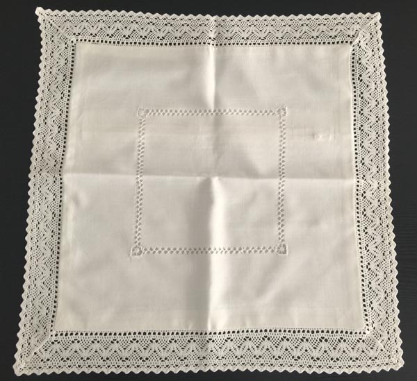 Polyester Lace Drawwork Cushion Cover