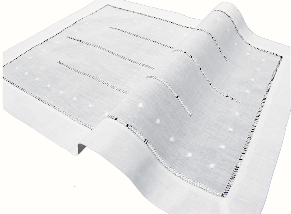 PLAEMAT with drawwork and embroidered dots