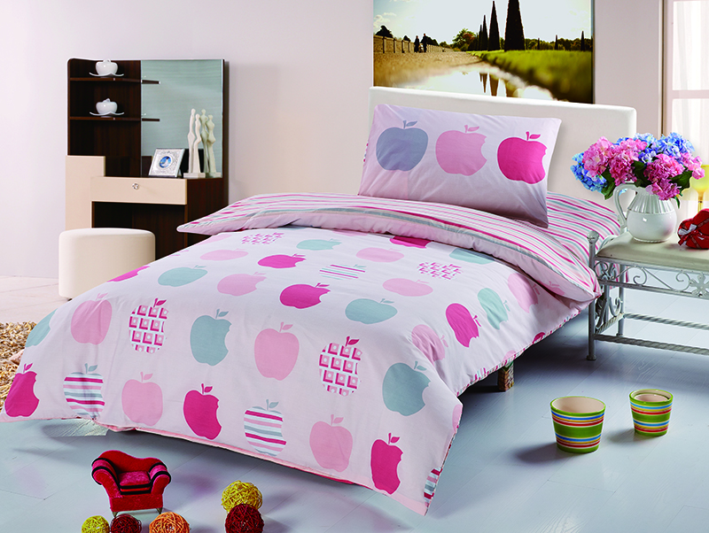 180TC Apple Print Bed Sheet and Quilting Set