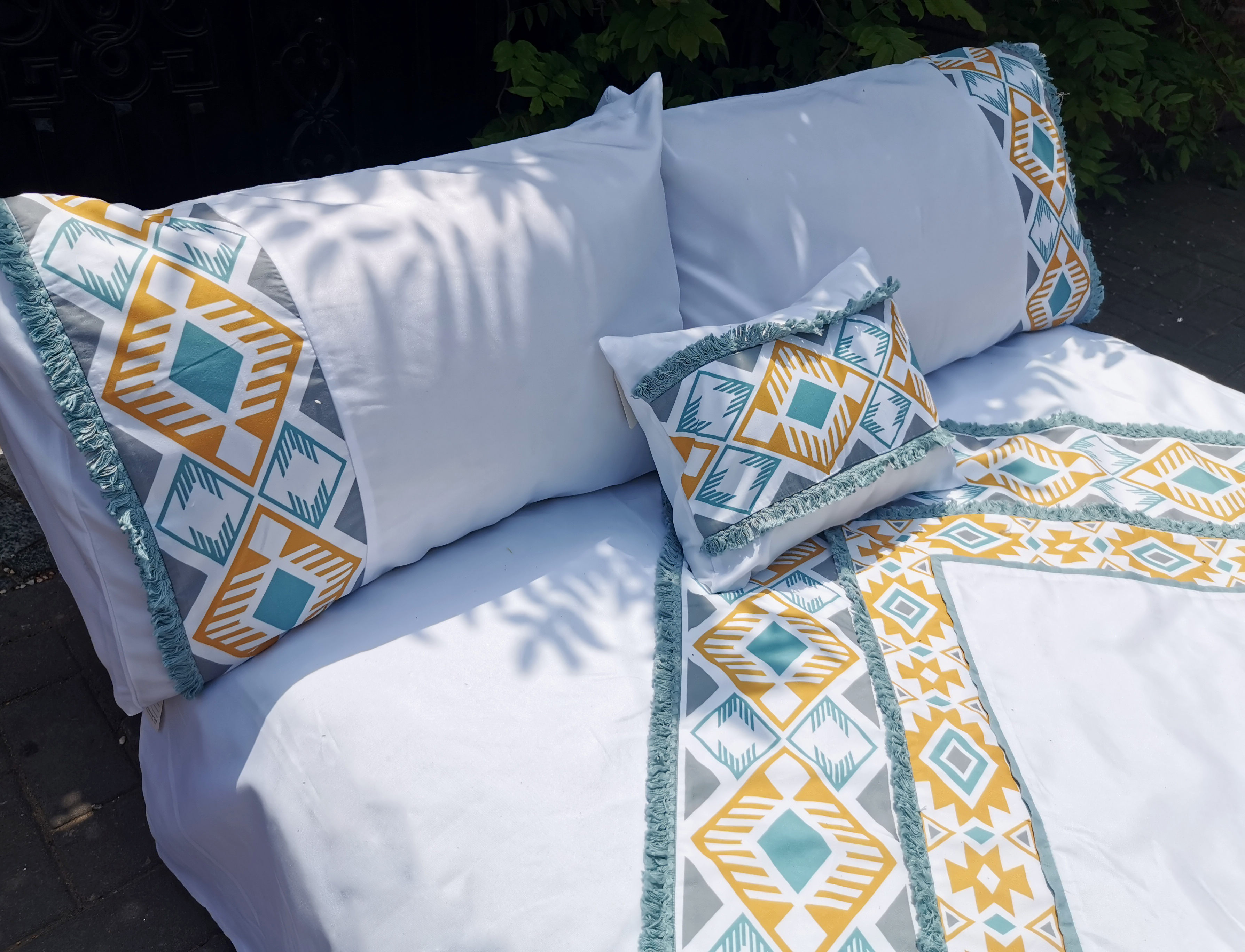 AZTEC Style Duvet Cover Set with Digital Printing and Tassel