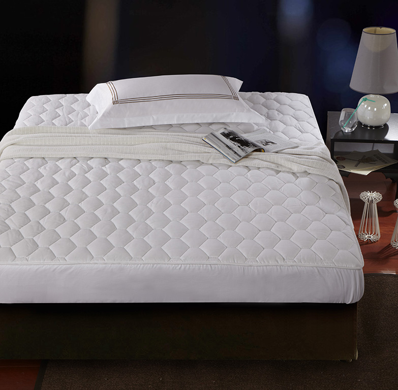 Mattress Protector with Poly Cotton Fabric and Polyester Filling