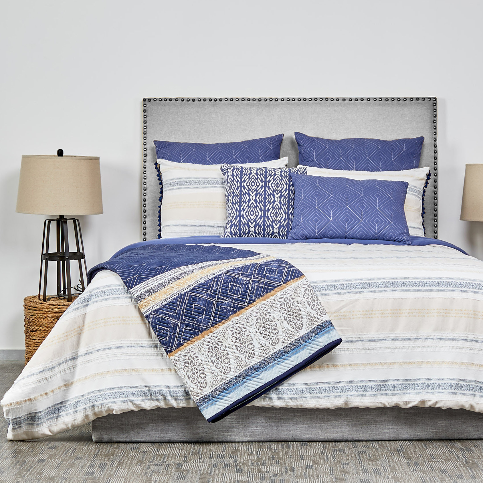 Cotton Clipped Jacquard Comforter Set