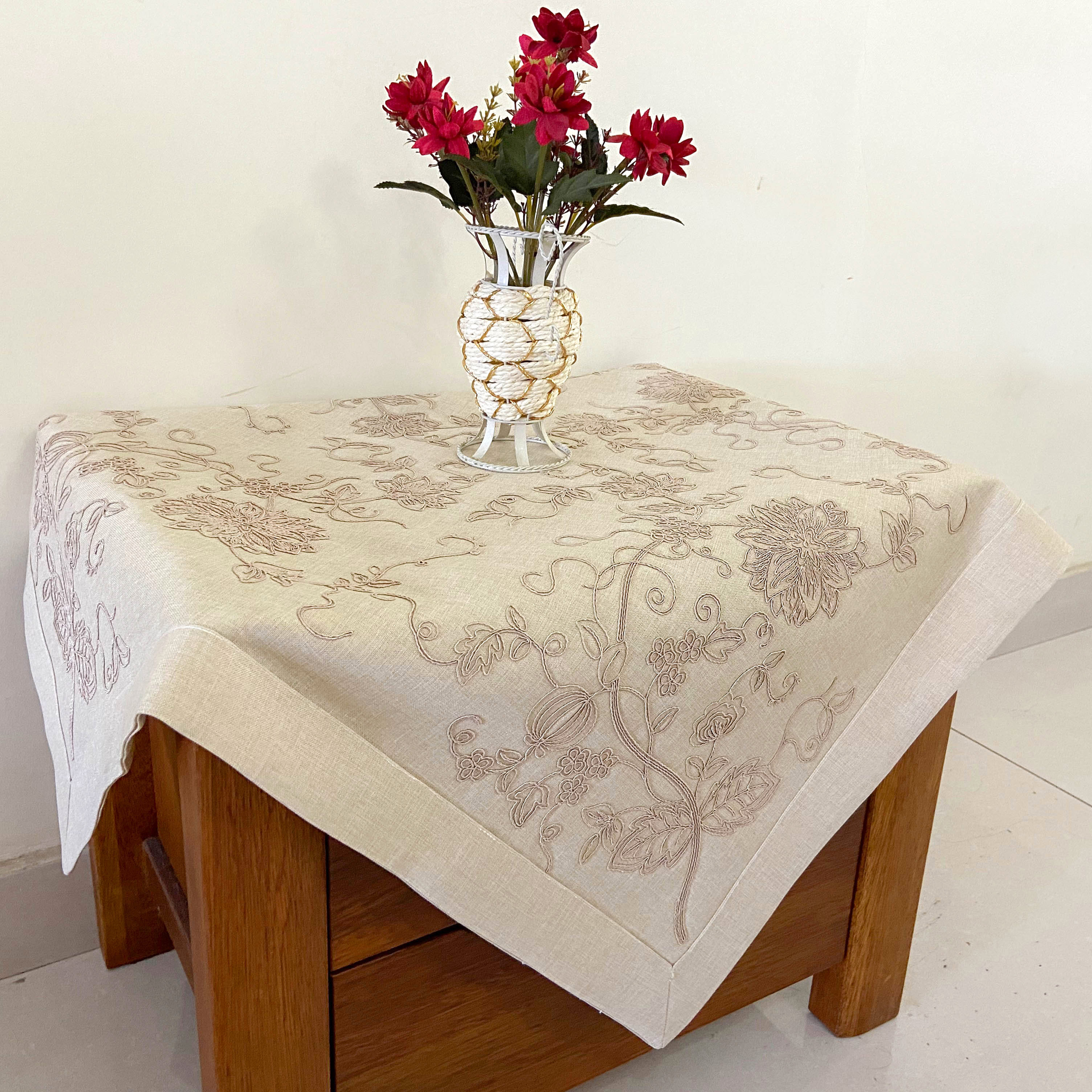 Cationic Cloth Rope Embroidered Tablecloth 85x85cm