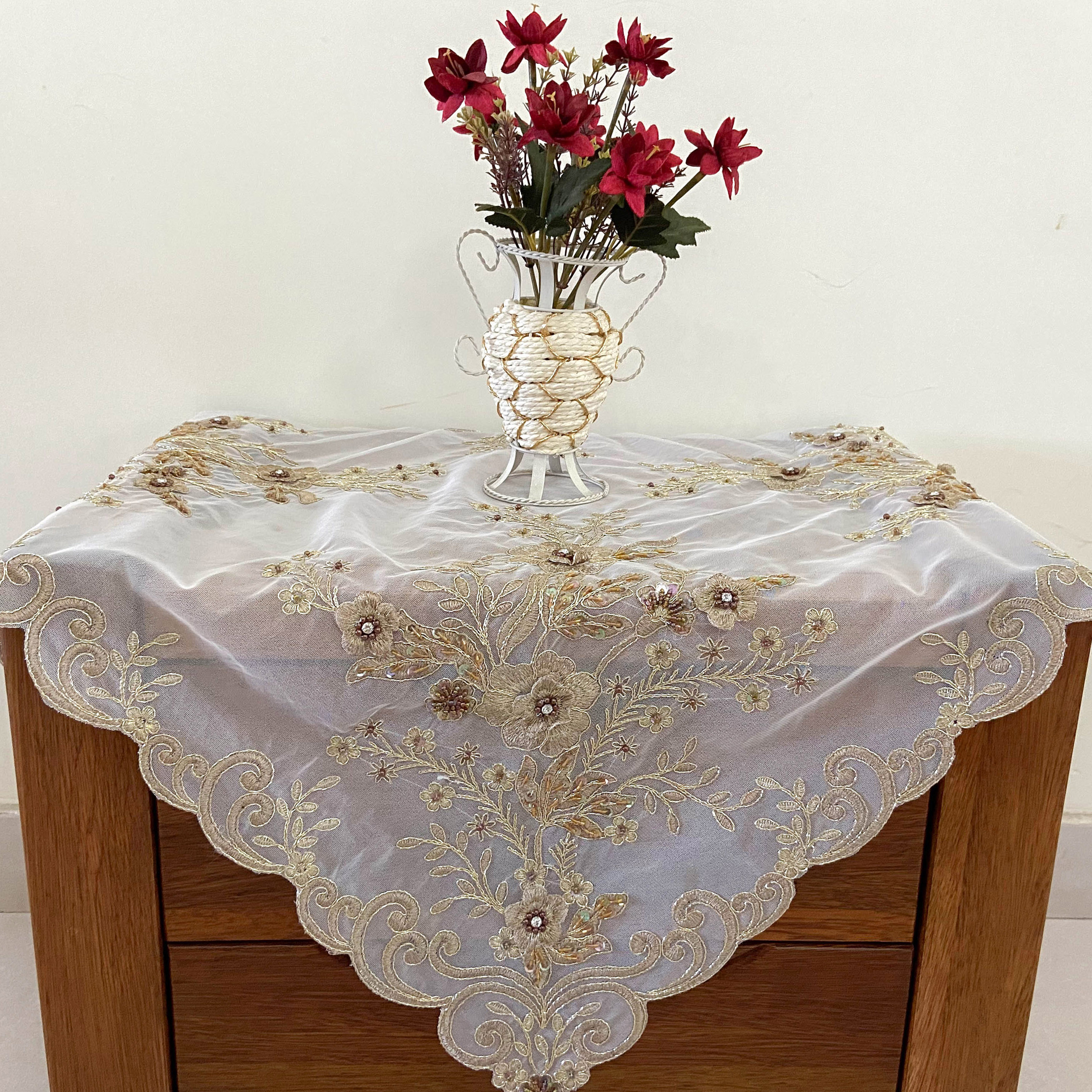 Gongsatin Rope Embroidery Solid Flower Tablecloth 85x85cm