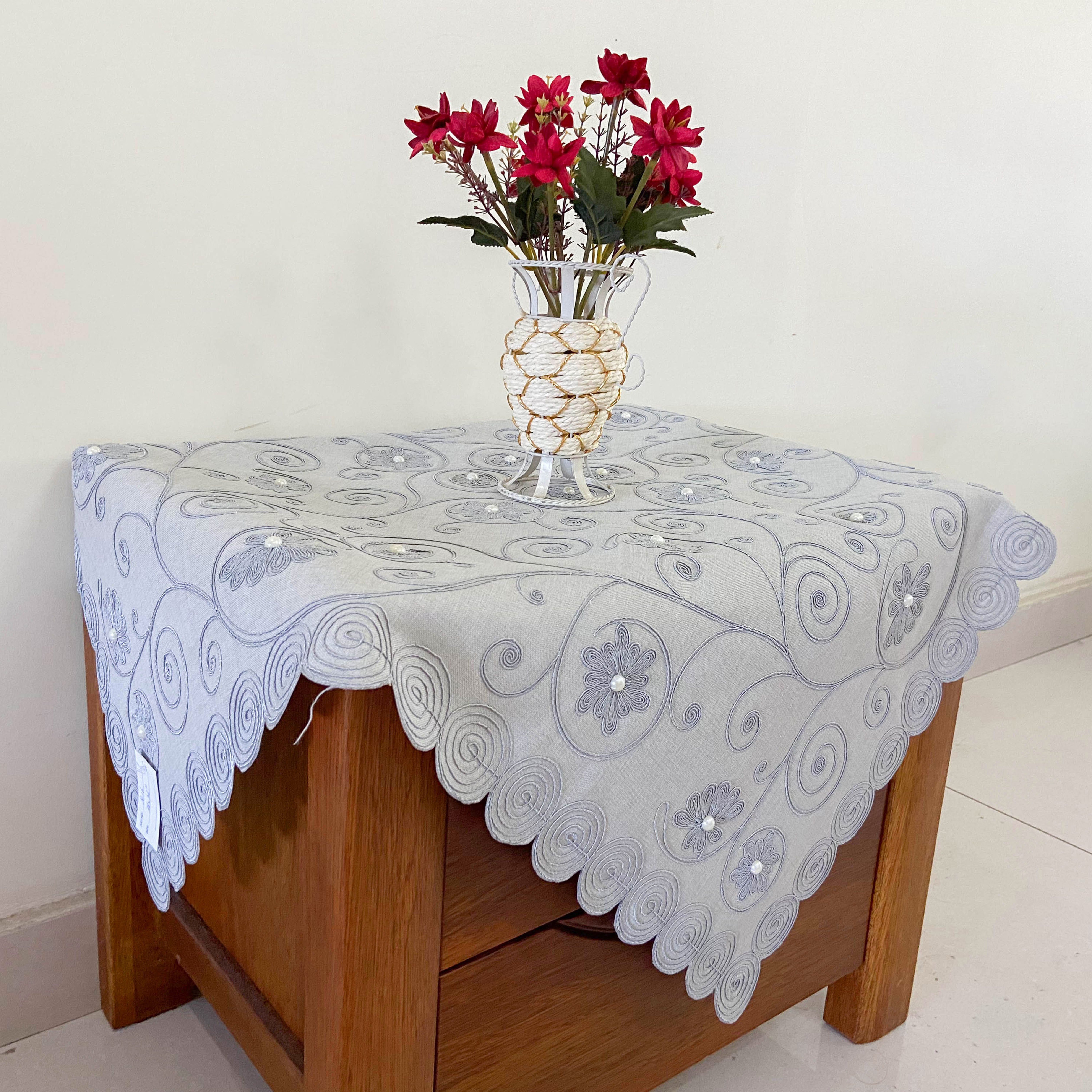 Cationic Cloth Rope Embroidery Tablecloth 85x85cm