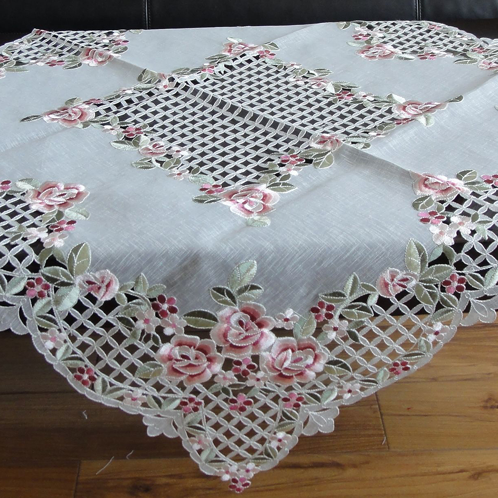 Tablecloth, Runner, and Placemat