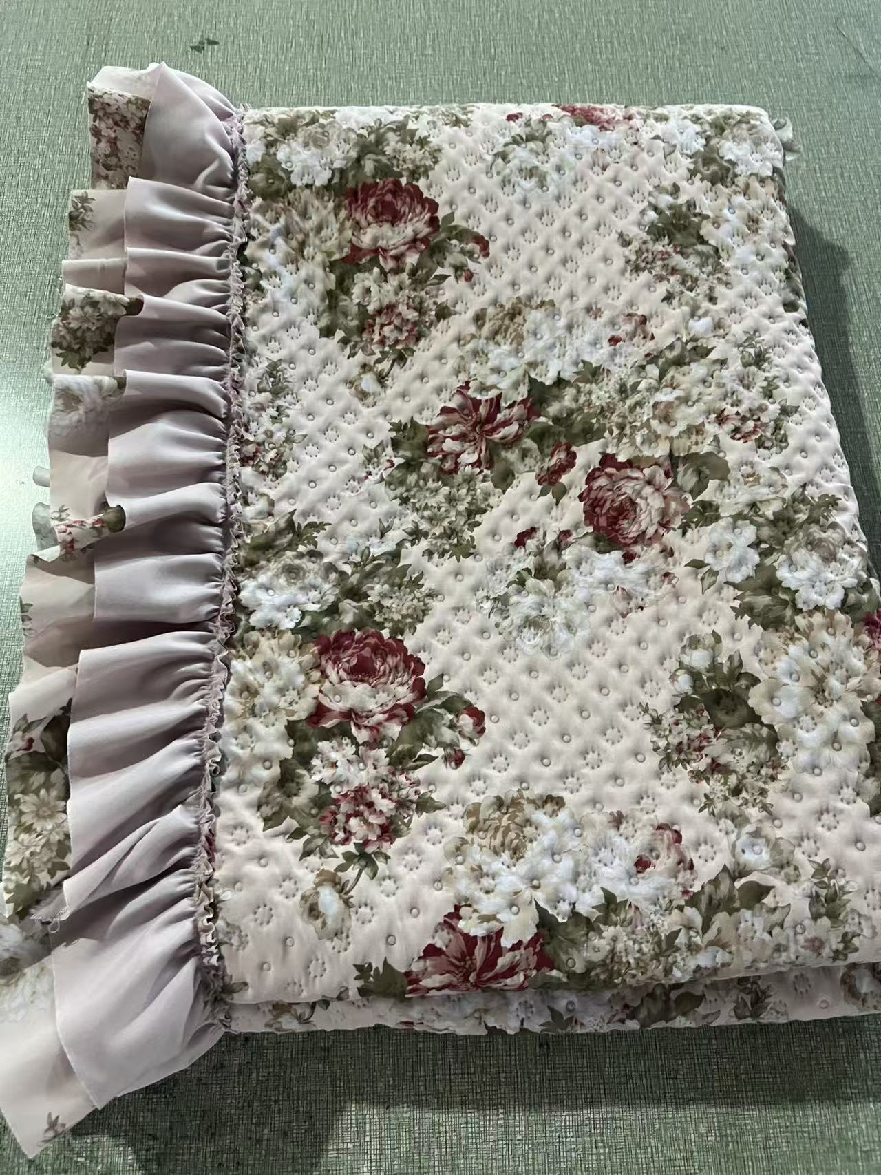 Thick Cotton Bedspread for All Seasons