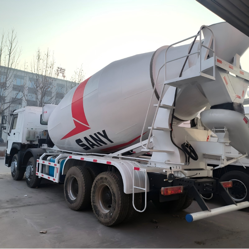 Sinotruk HOWO 12 Cubic Meter Cement Mixer Truck