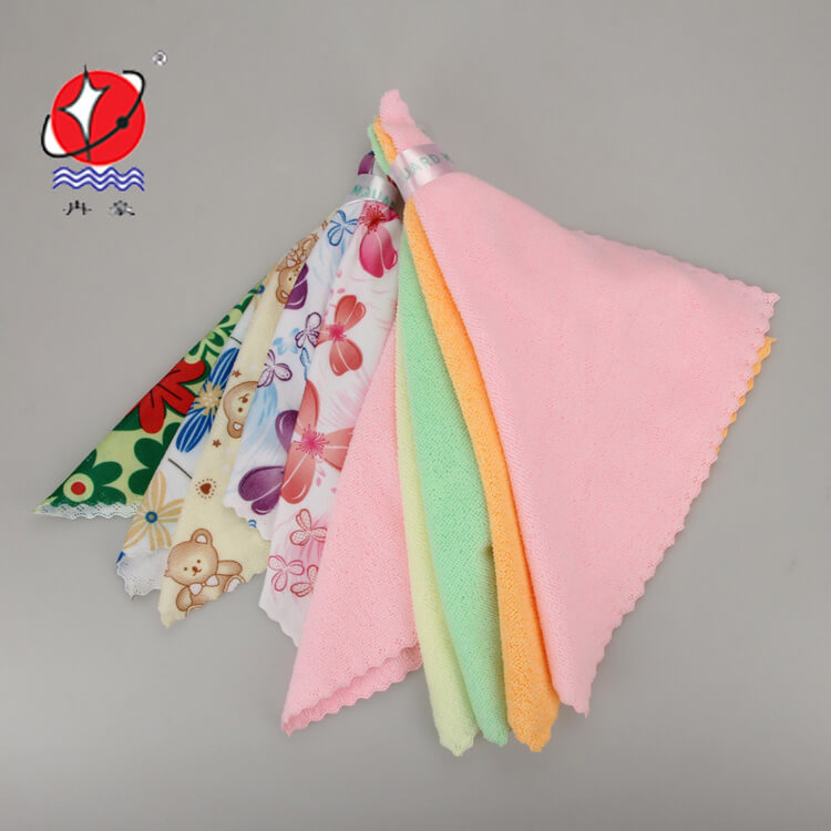 100% Polyester Ultrasonic Laser Cut Edgeless Cleaning Cloth