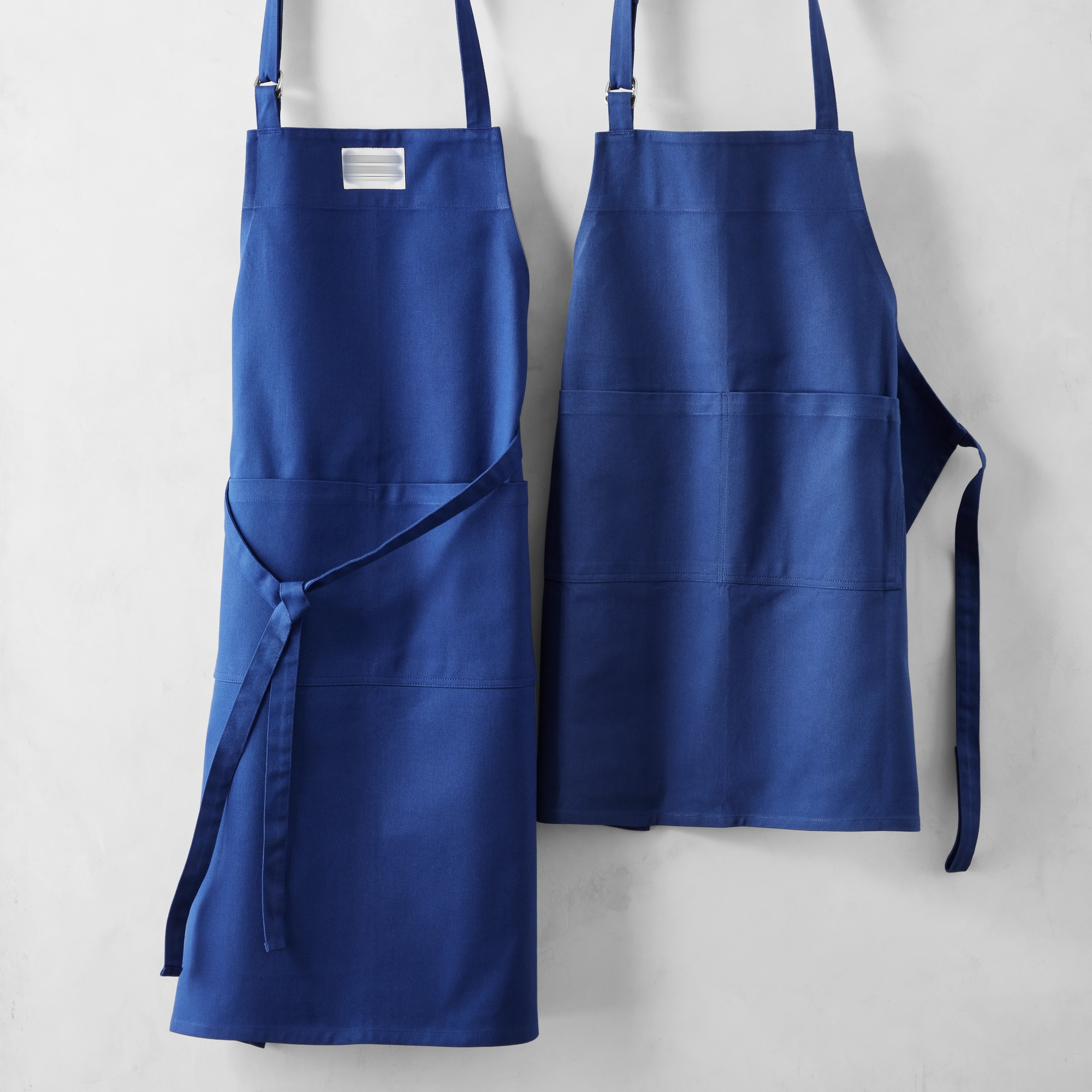 Custom Denim and Cotton Canvas Aprons for Cafes and Restaurants