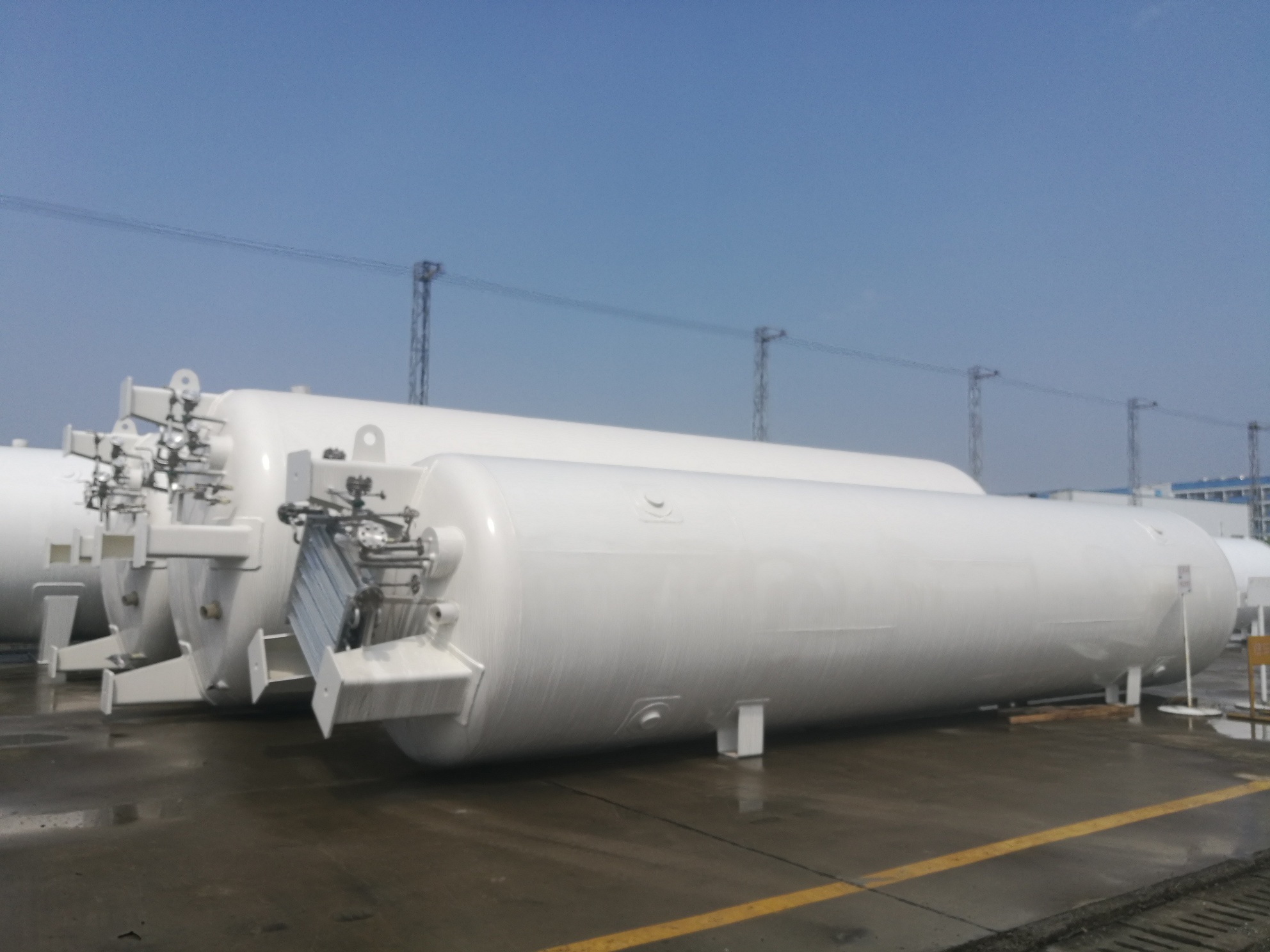 Vertical 10m³ Vacuum Powder Cryogenic Tank