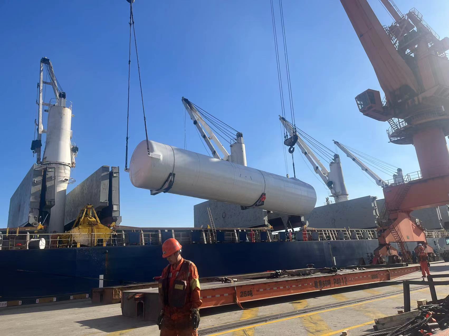 Liquid Oxygen/Nitrogen/Argon Storage Tank - Vacuum Insulated Pressure Vessel
