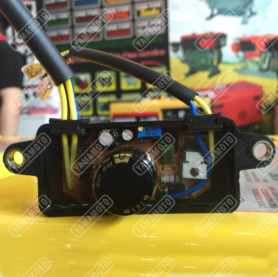 YAMAMOTO EC2500 AVR Plastic Crystal Series Voltage Regulator