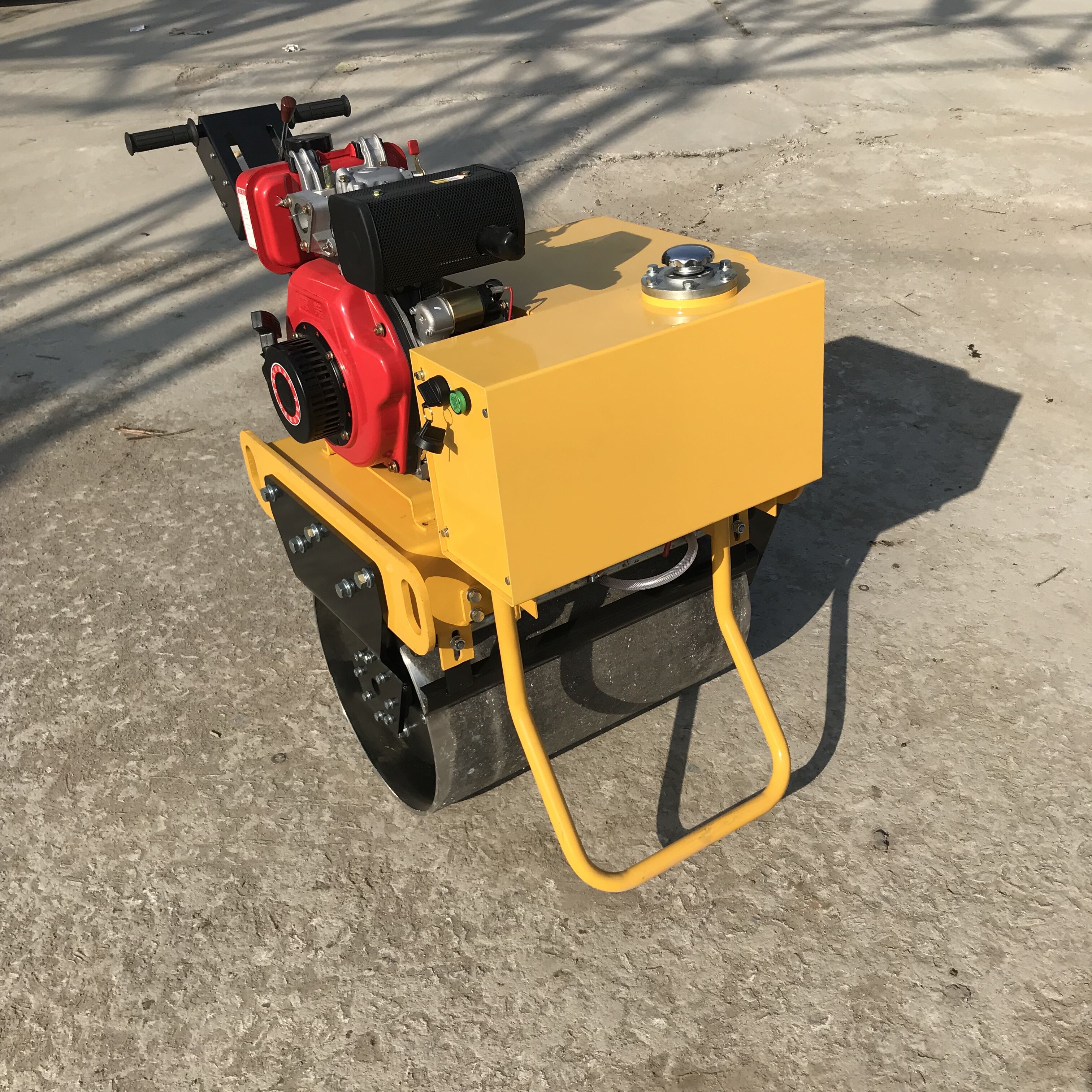 Road roller for municipal and highway maintenance