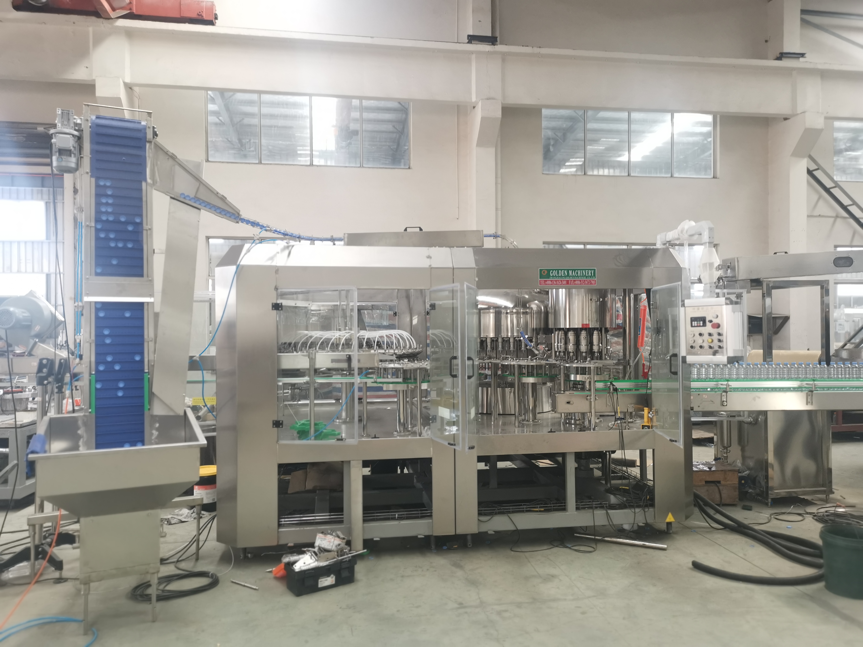 Automatic Beverage and Water Filling and Packing Machine