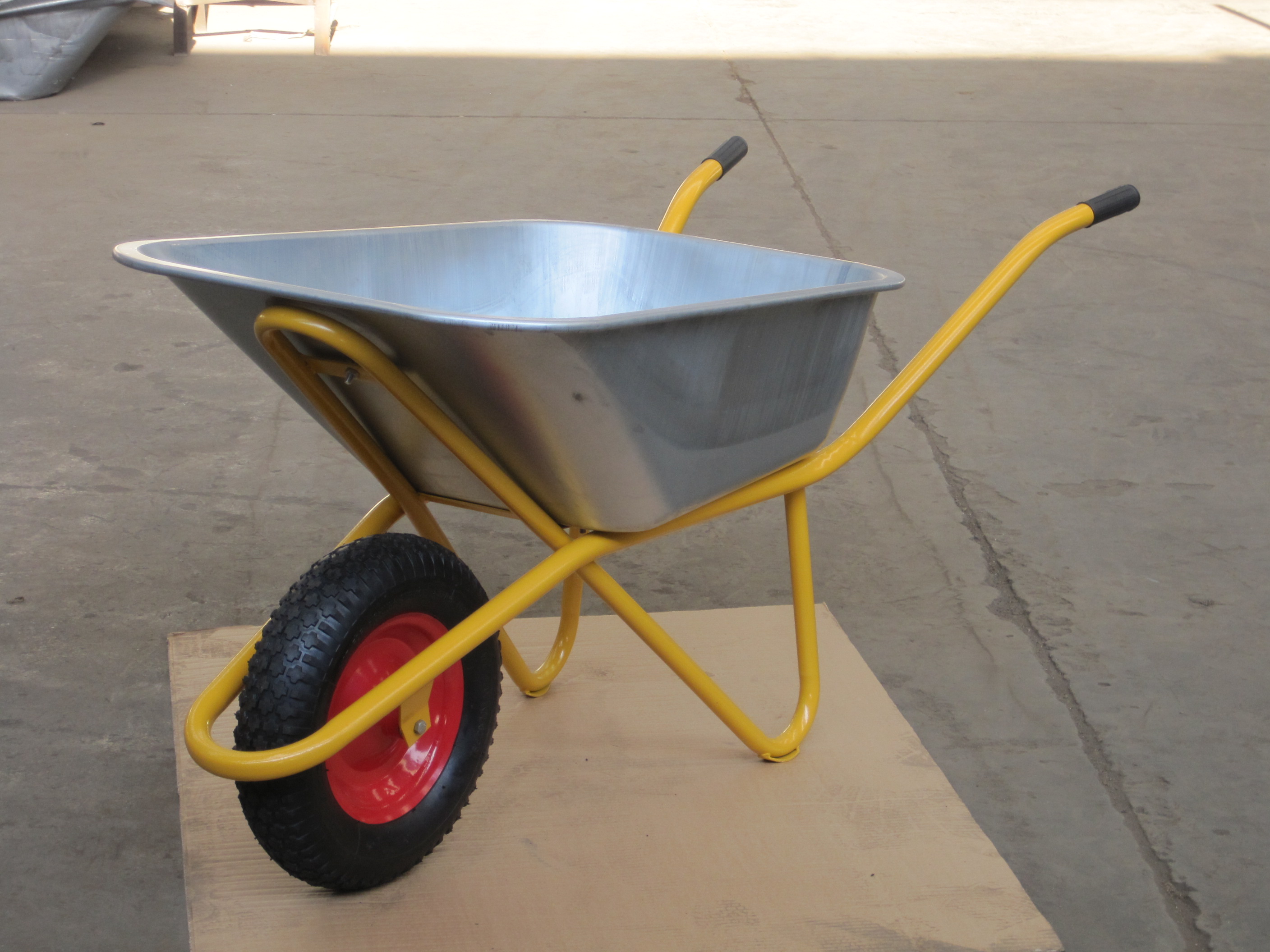 180KG Construction Wheelbarrow WB6418