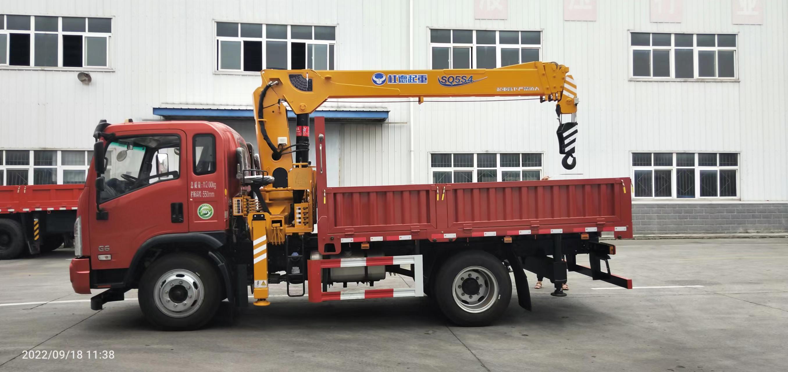Truck Mounted Crane for Lifting and Transport