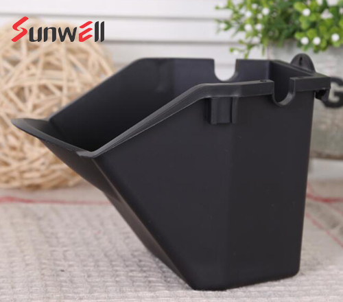 Plastic Flowerpot with Steel Frame
