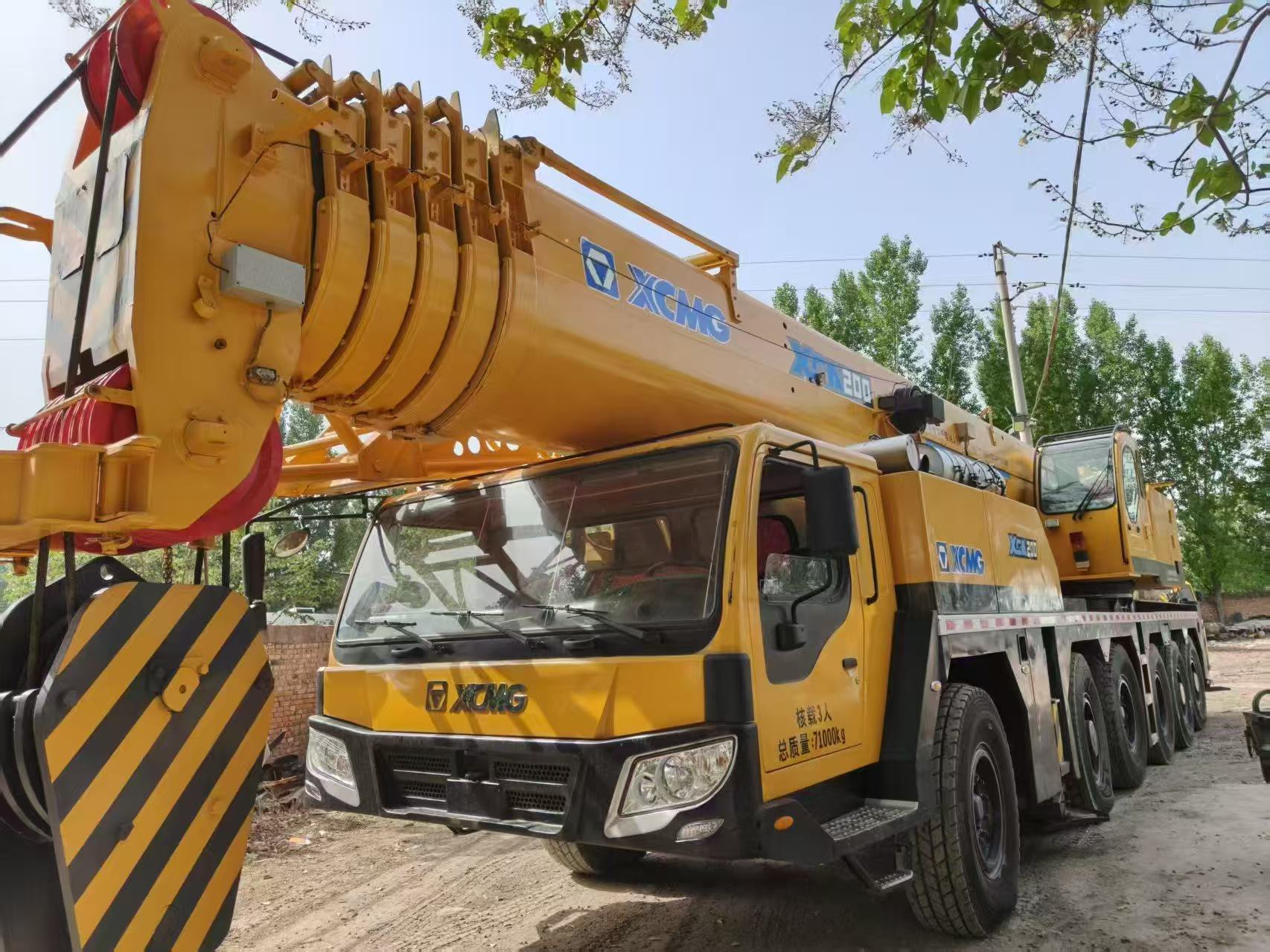 Used Truck Crane with Low Mileage and Full Service Records