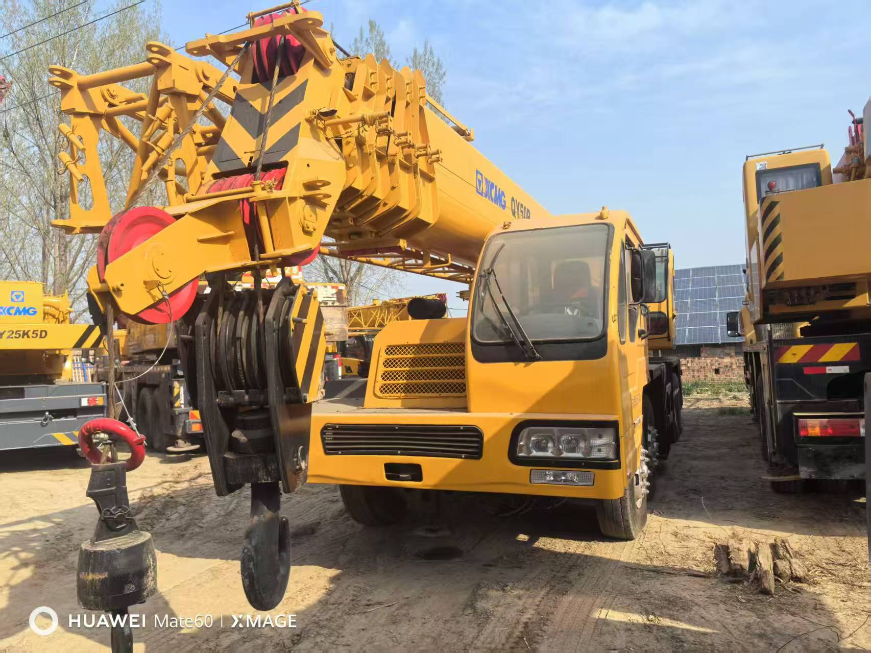 China New 50 Ton Boom Mobile Pickup Crane QY50KD for Sale