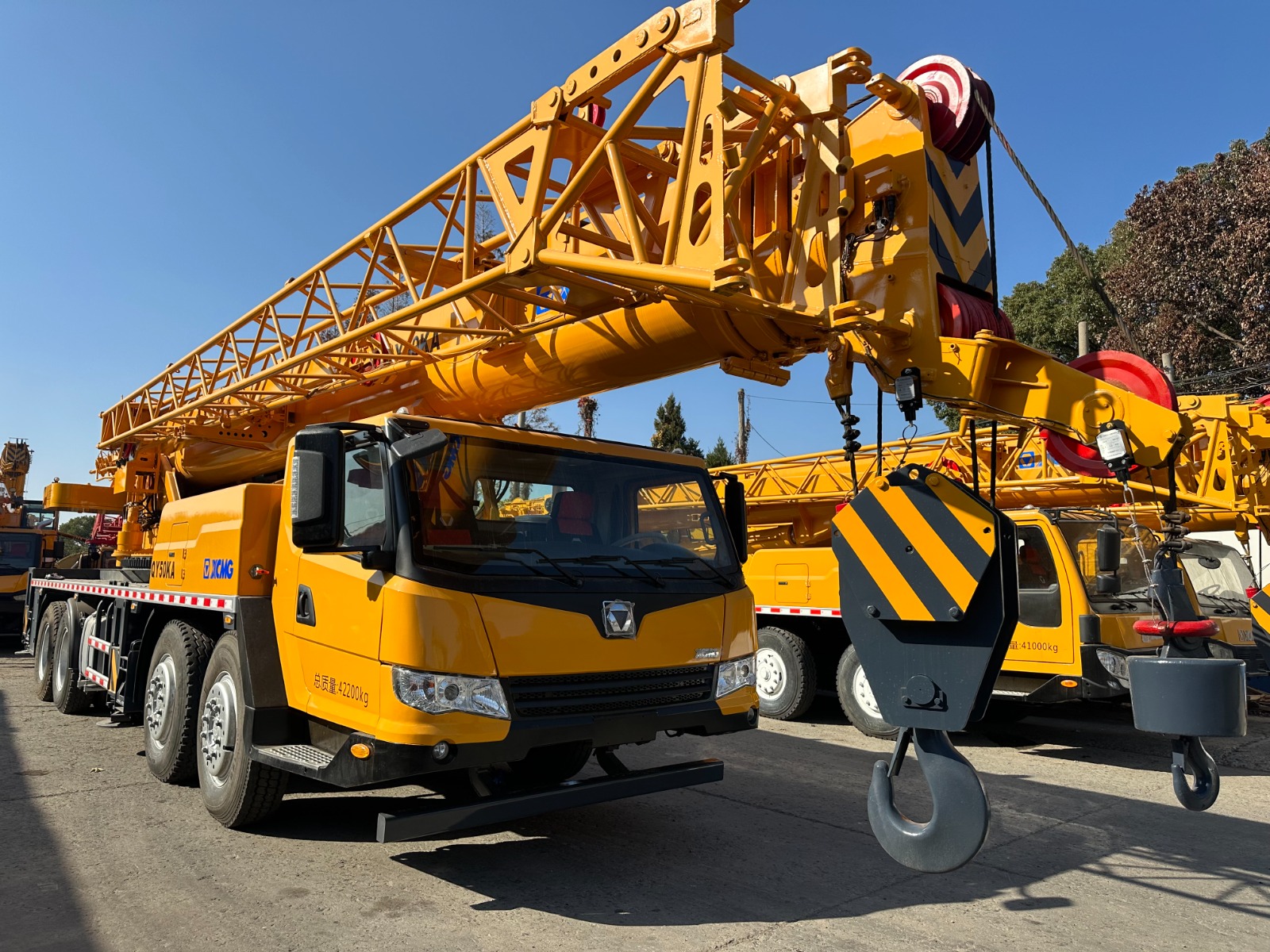 25-300 Ton Hydraulic Truck and Crawler Cranes