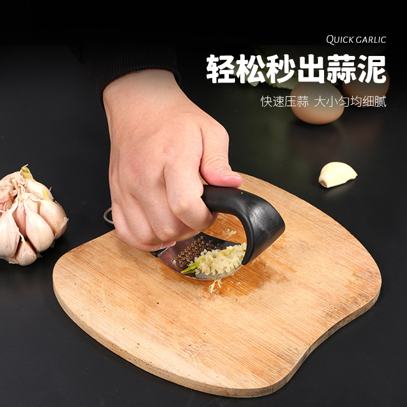 Arc-shaped Stainless Steel Garlic Press with Plastic Handle