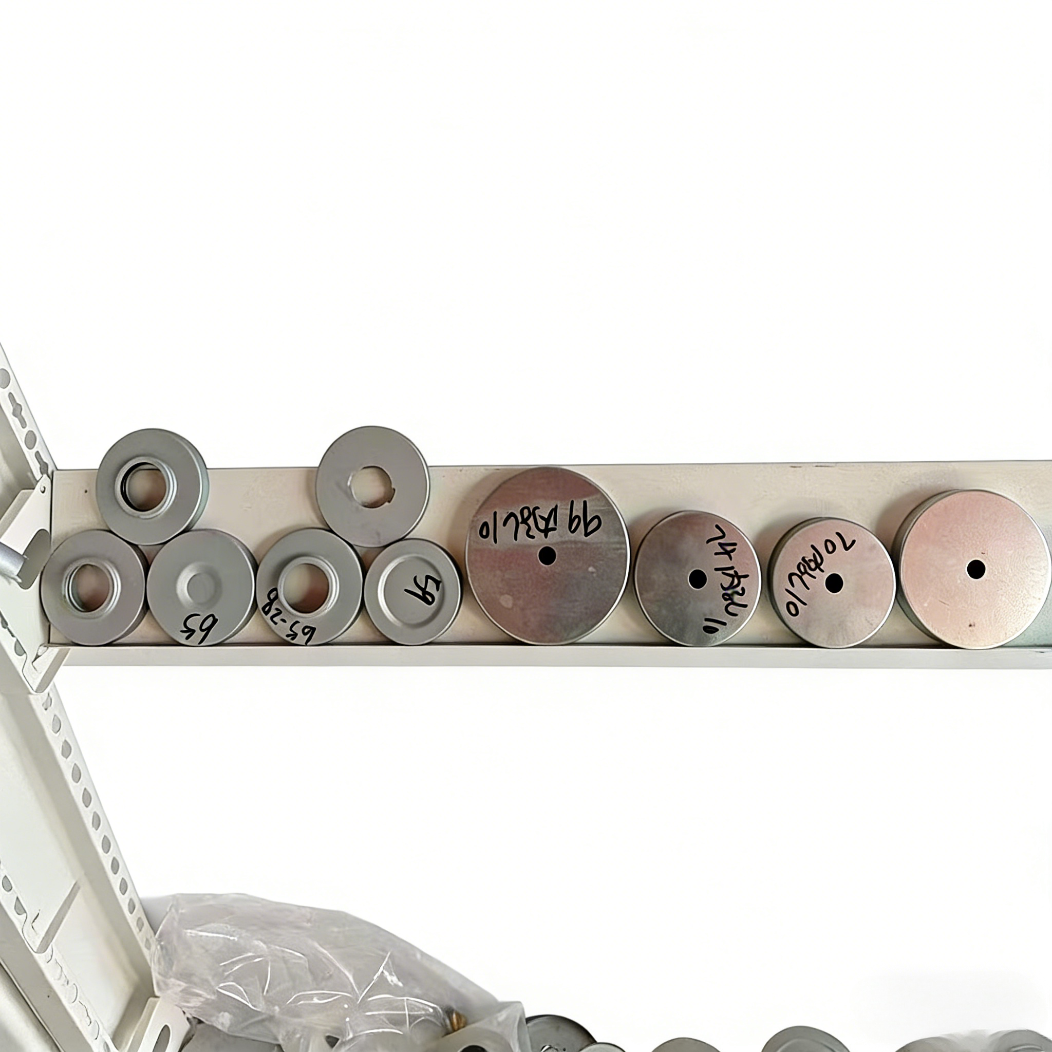 Rotating Upper & Lower End Caps for Oil Filter Inner Core