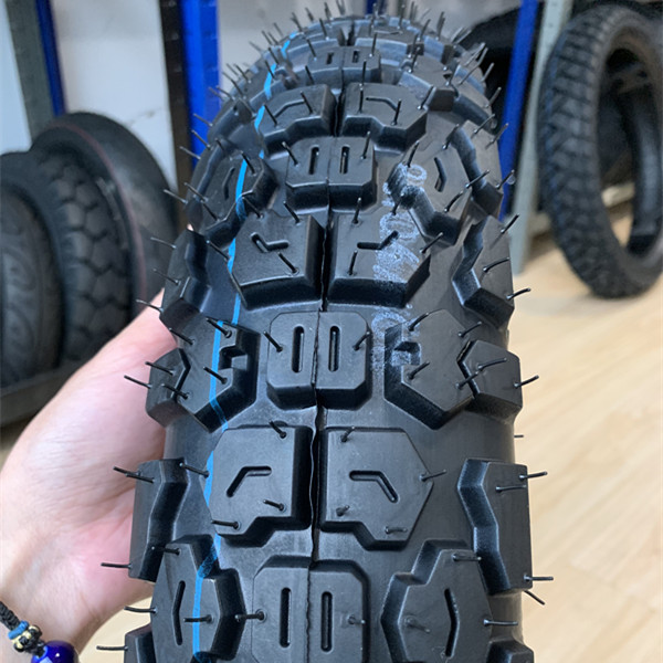 90/90-18 Motorcycle Tire