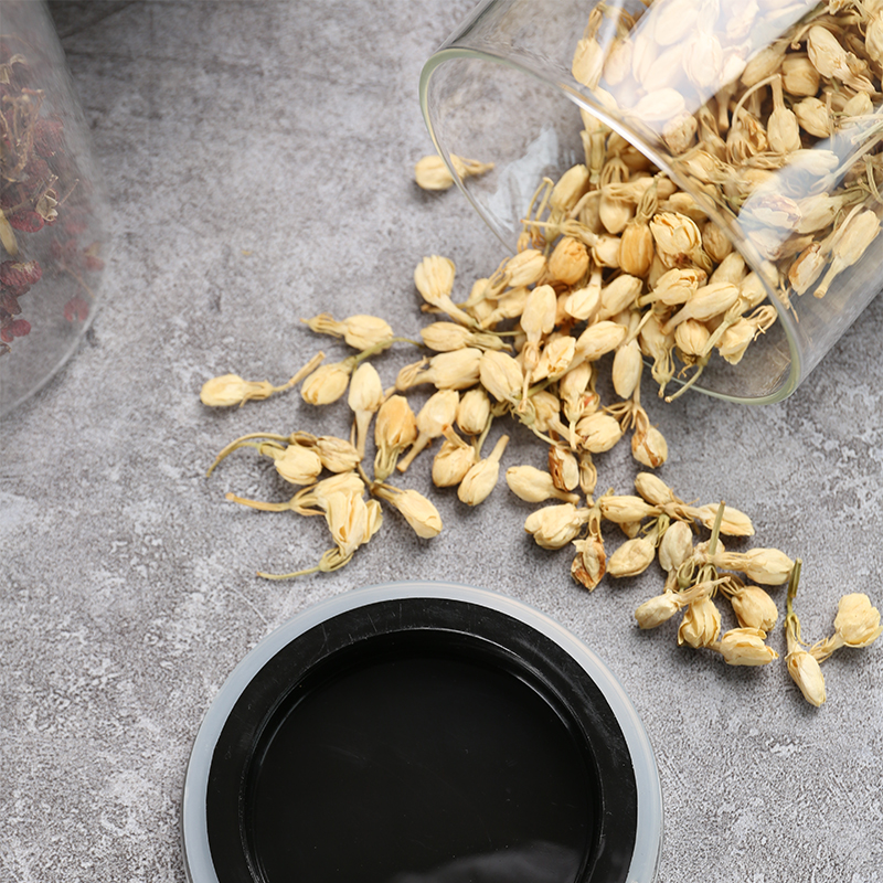 Heat-resistant glass canister with metal lid