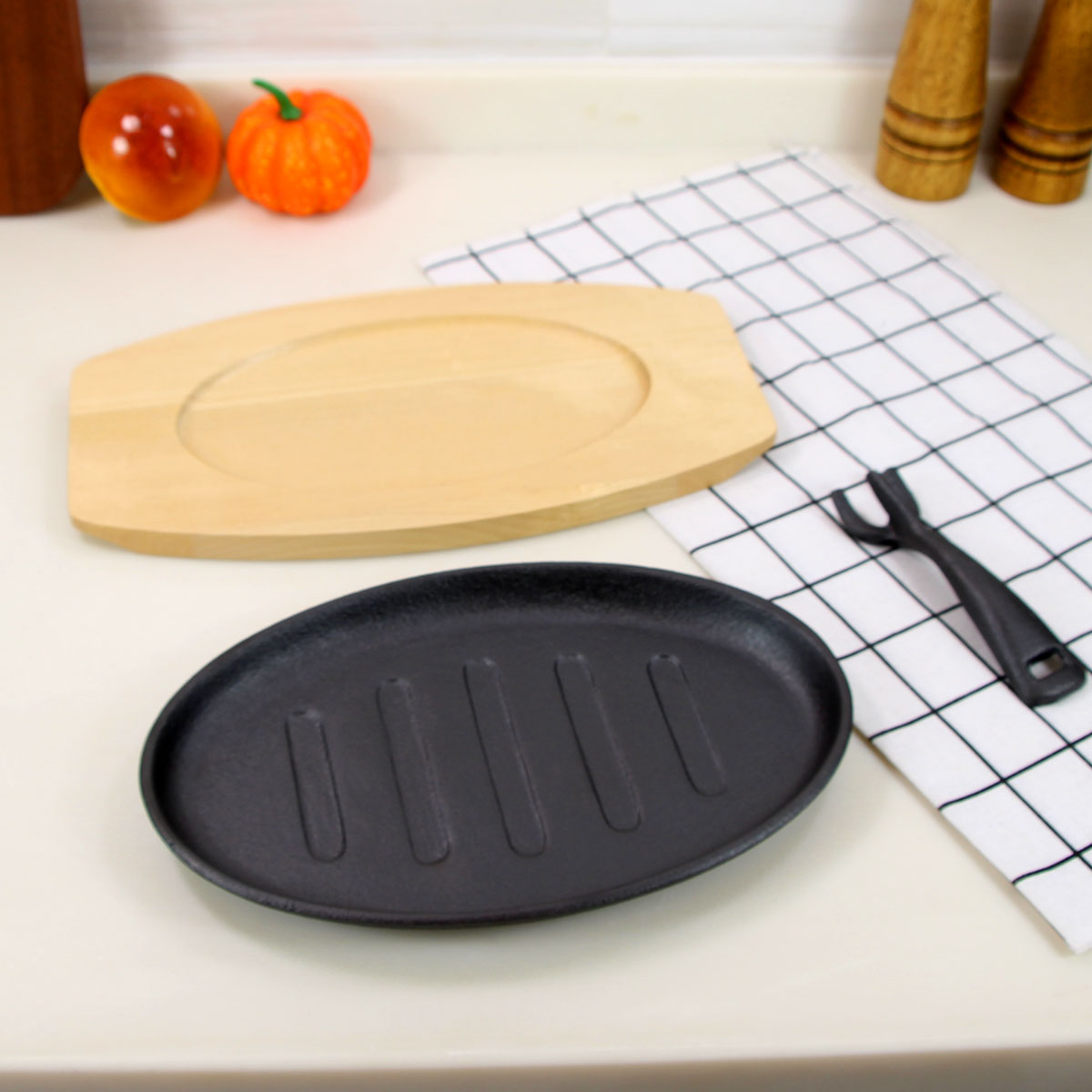 Cast Iron Sizzling Sizzler Platter with Wooden Base