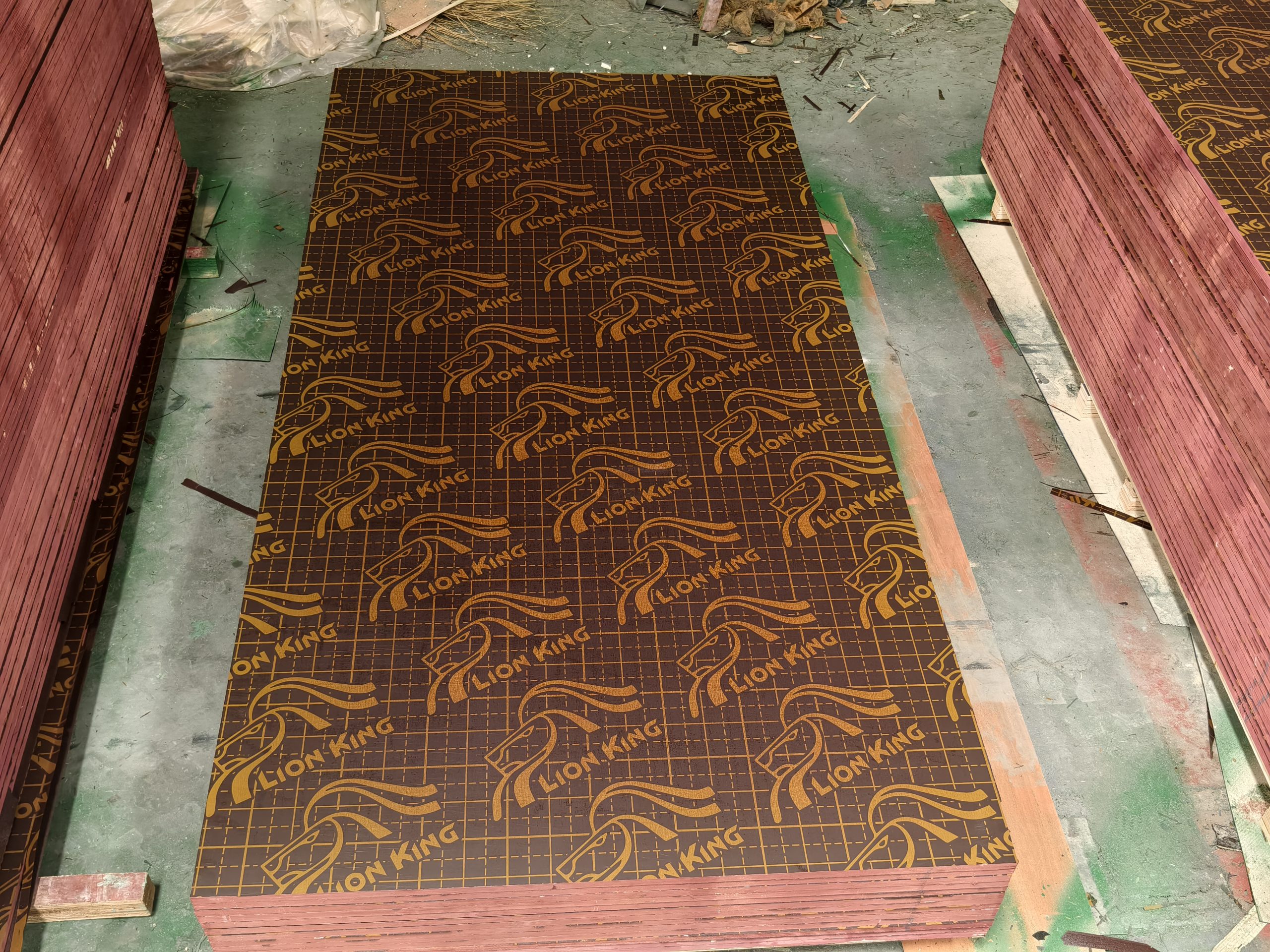 Two Times Hot-Press Poplar Core Brown Film Faced Plywood