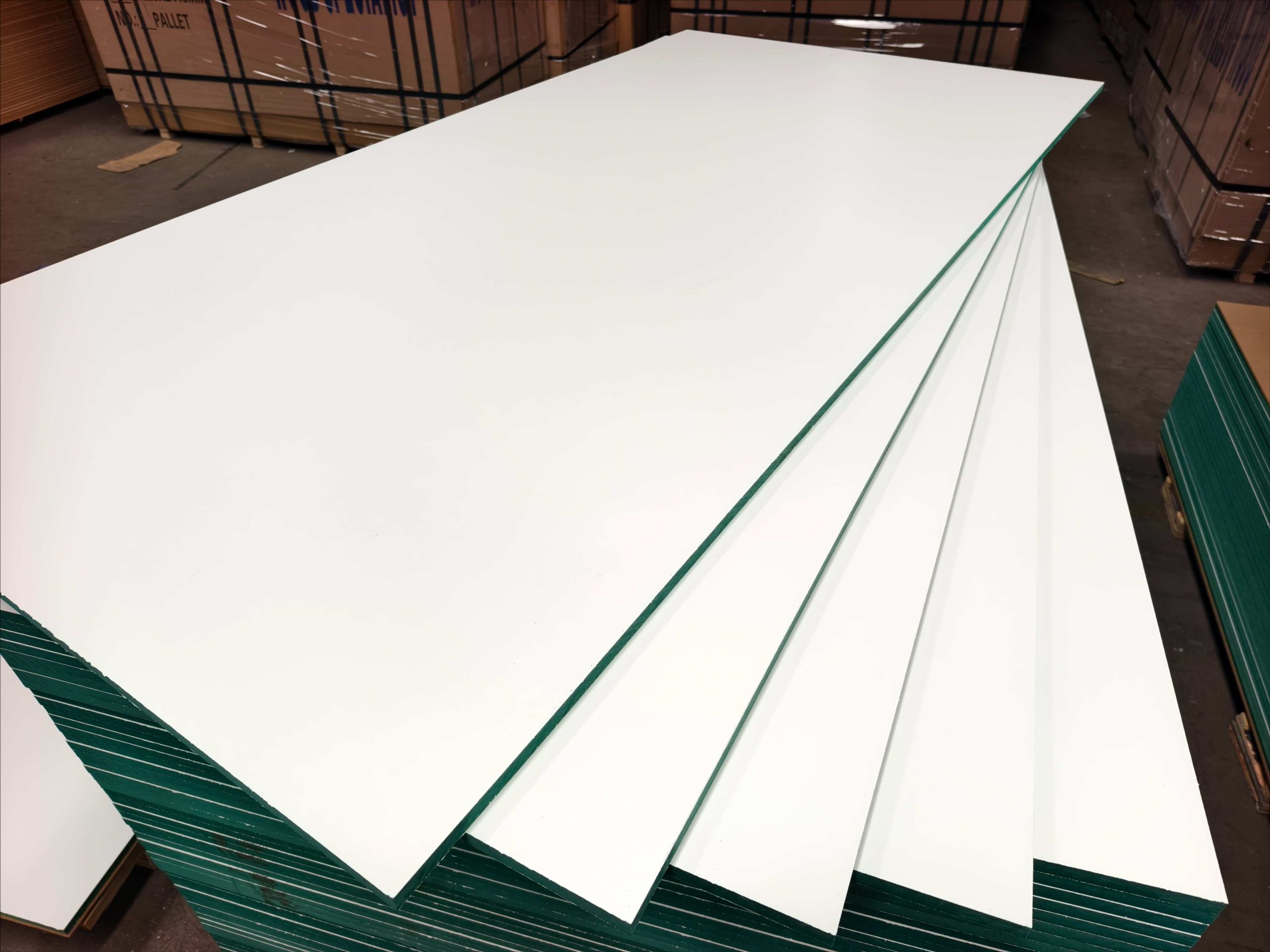 Melamine MDF Boards in Various Colors and Textures