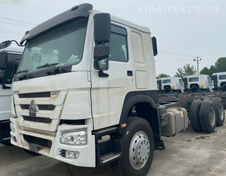 SINOTRUK HOWO 400hp Tractor Truck