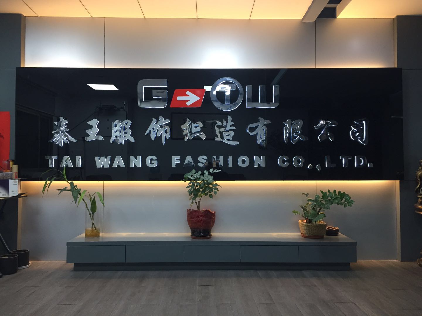 TAIWANG FASHION CO.,LTD logo