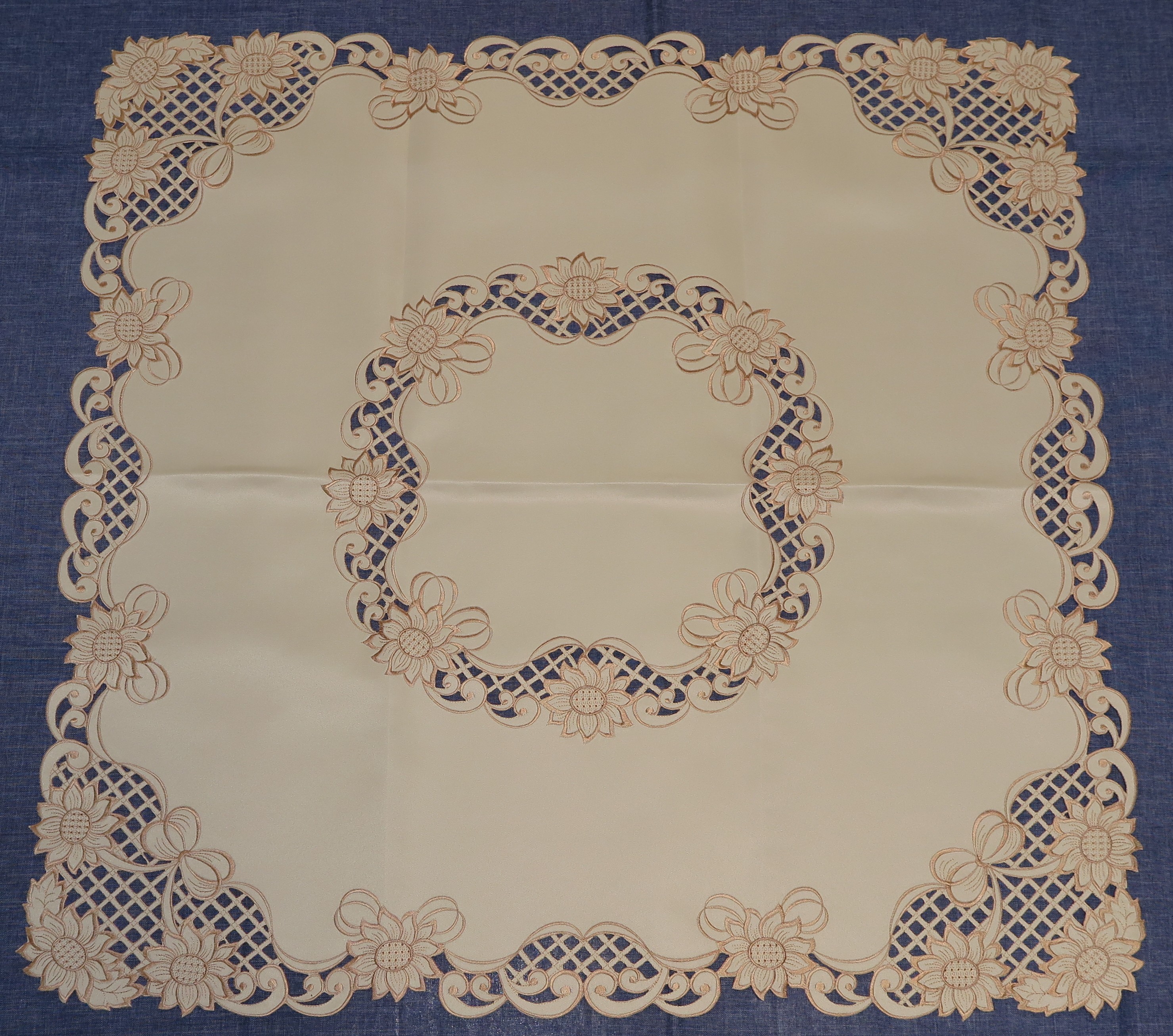 QINGDAO HONGRUNJIA TEXTILE CO.,LTD. logo